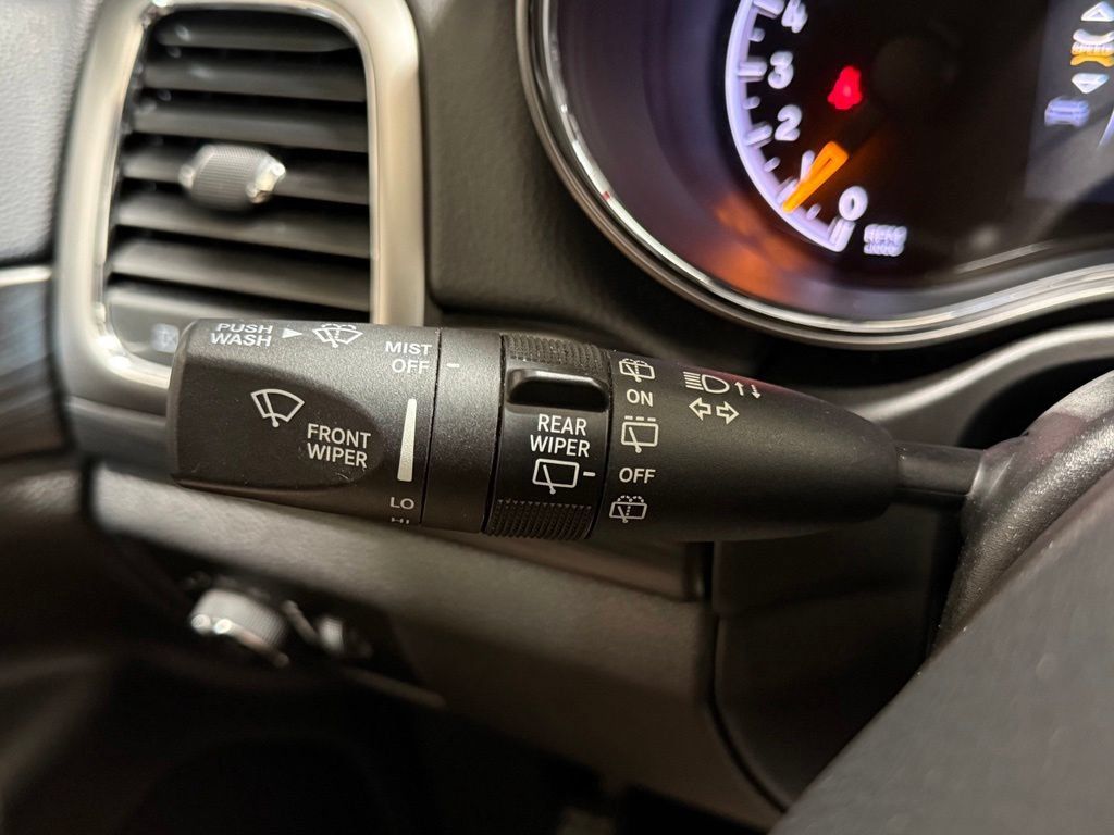 Certified 2020 Jeep Grand Cherokee Laredo AWD/4WD image 21