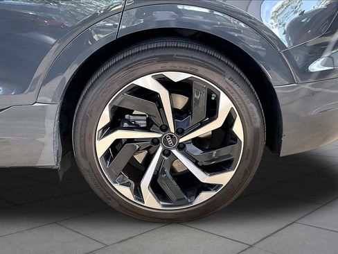 Used 2024 Audi Q8 e-tron Premium Plus w/ Premium Plus Package AWD/4WD image 9