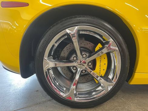 Used 2011 Chevrolet Corvette Grand Sport w/ Preferred Equipment Group RWD image 31