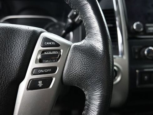 Used 2021 Nissan Titan SV w/ SV Convenience Package RWD image 16