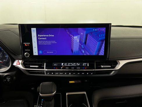 Used 2025 Toyota Sienna Platinum image 19