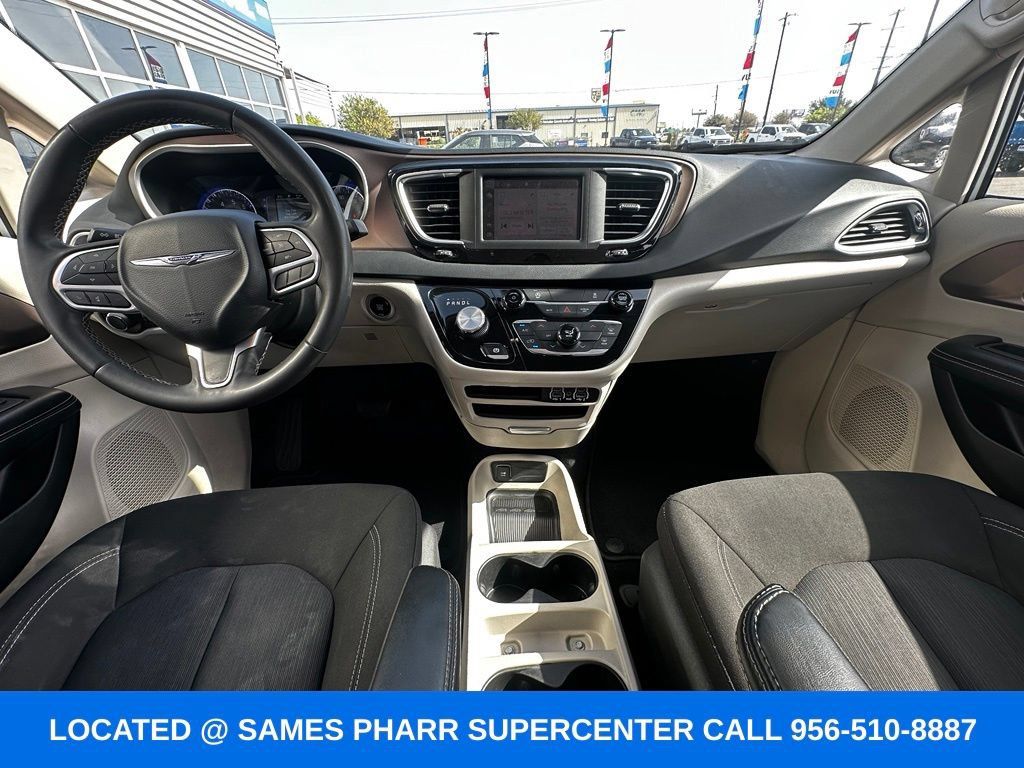 Used 2023 Chrysler Voyager LX FWD image 12