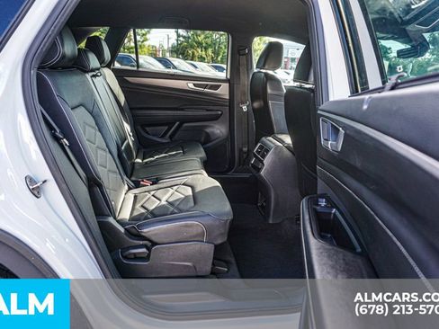 Used 2024 Volkswagen Atlas Cross Sport SE image 22