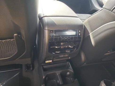 New 2025 Jeep Grand Cherokee L Laredo image 16