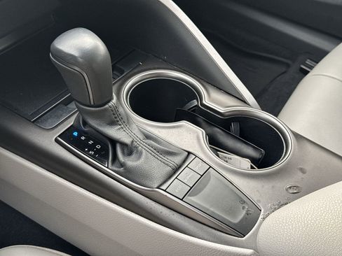 Used 2024 Toyota Camry SE w/ Convenience Package image 26