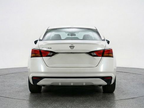 Used 2025 Nissan Altima 2.5 SV image 6