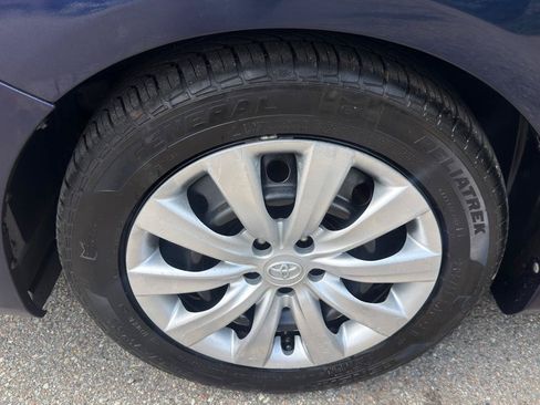 Used 2013 Toyota Corolla LE FWD image 44