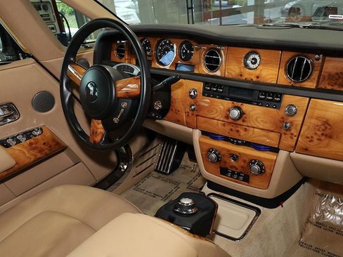 Used 2010 Rolls-Royce Phantom Coupe RWD image 23
