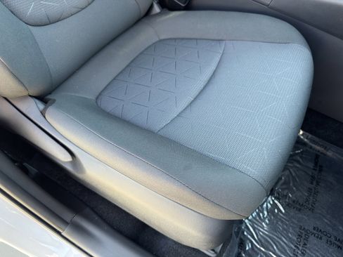 Used 2025 Toyota RAV4 XLE image 35