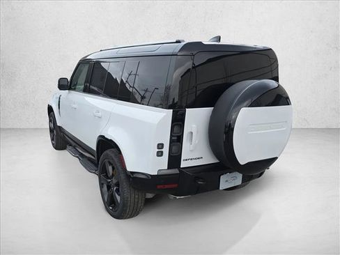 New 2026 Land Rover Defender 110 X-Dynamic SE image 7