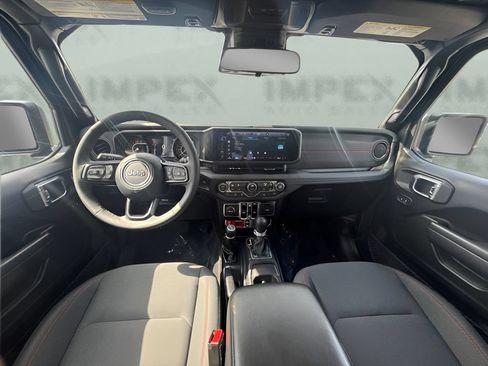 Used 2025 Jeep Wrangler Unlimited Rubicon w/ Convenience Group AWD/4WD image 9