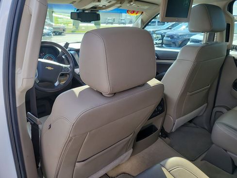 Used 2018 Chevrolet Tahoe Premier RWD image 14
