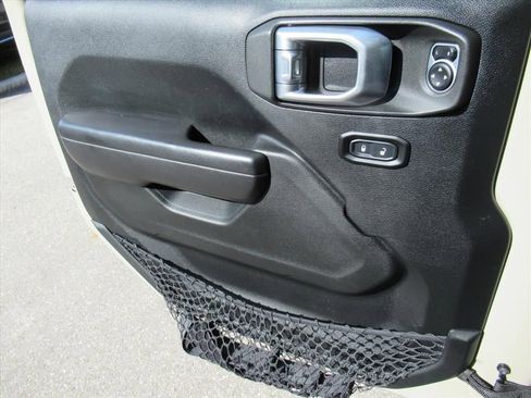 Used 2020 Jeep Gladiator Sport w/ Quick Order Package 24S image 26