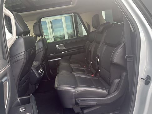 Used 2025 Ford Expedition Max Platinum image 14