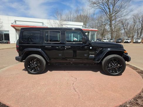 Used 2024 Jeep Wrangler Unlimited Sahara image 6