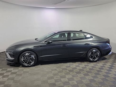 Used 2025 Hyundai Sonata SEL FWD image 9