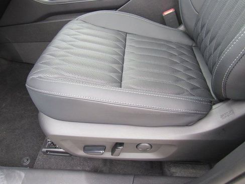 New 2026 Mitsubishi Outlander SEL FWD image 13