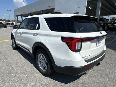New 2025 Ford Explorer Active w/ Active Comfort Package image 7