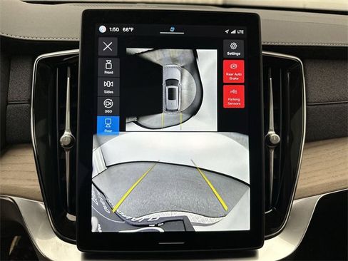 Used 2025 Volvo XC90 B6 Plus w/ Protection Package Premier image 17