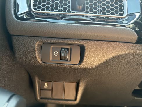 Certified 2025 Honda Civic Sport image 37