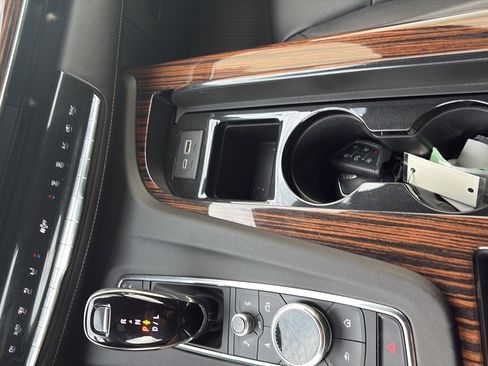 Used 2023 Cadillac Escalade ESV Luxury image 12