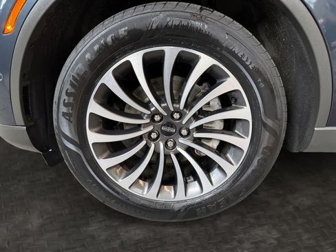 Used 2022 Lincoln Aviator Reserve w/ Equipment Group 201A AWD/4WD image 9