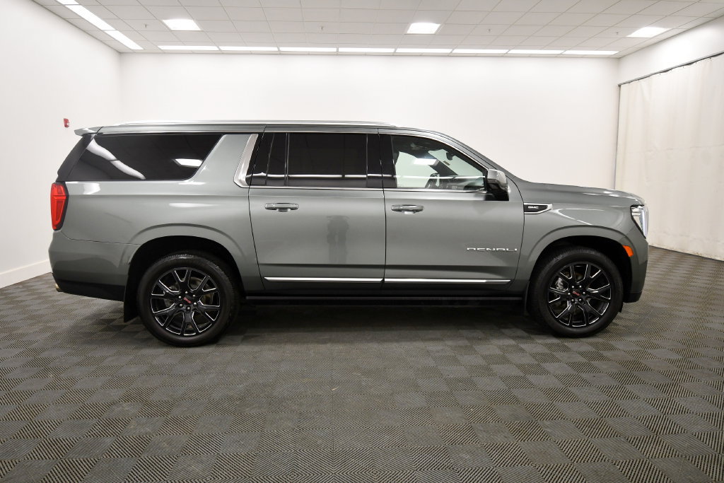 Used 2023 GMC Yukon XL Denali AWD/4WD image 9