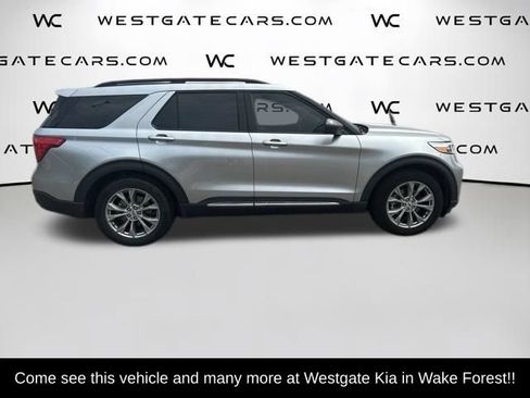 Used 2023 Ford Explorer XLT w/ Equipment Group 202A RWD image 2