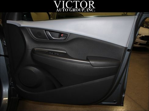 Used 2020 Hyundai Kona SE image 32