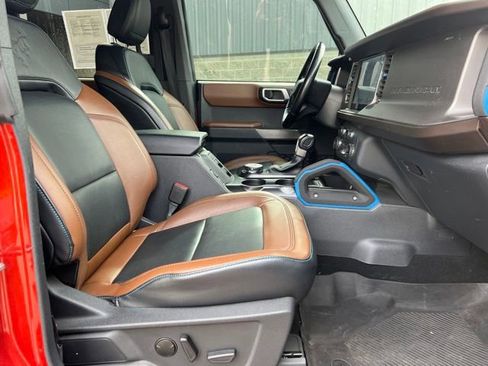 Used 2022 Ford Bronco Outer Banks AWD/4WD image 11