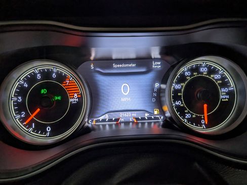 Used 2020 Jeep Cherokee Trailhawk w/ Cold Weather Group image 23