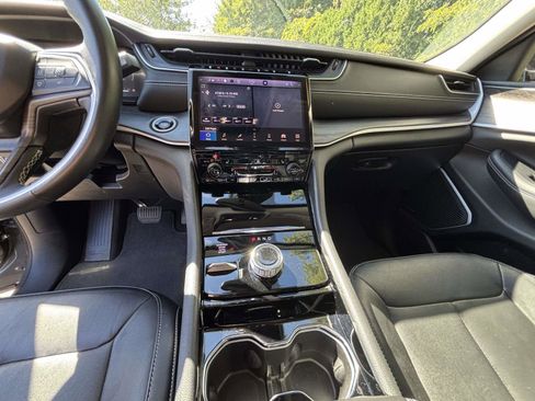 Used 2022 Jeep Grand Cherokee L Limited image 21