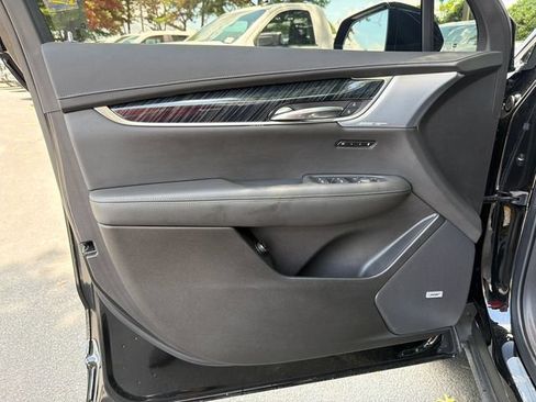 Used 2024 Cadillac XT6 Premium Luxury w/ LPO, Floor Liner Package AWD/4WD image 10