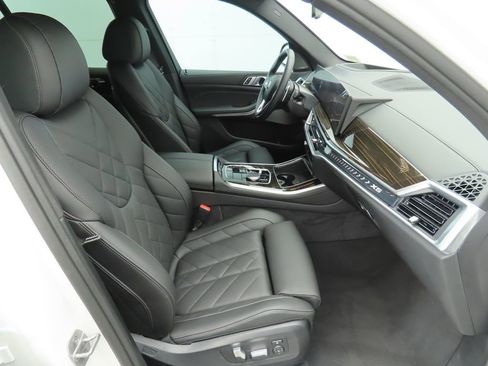 Certified 2024 BMW X5 xDrive40i w/ Premium Package image 20