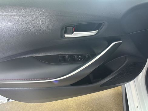 Used 2025 Toyota Corolla SE FWD image 27
