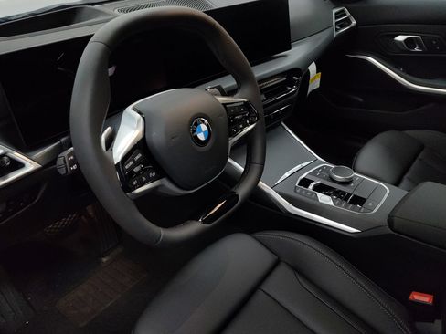 Used 2026 BMW 330i xDrive Sedan w/ Premium Package AWD/4WD image 4
