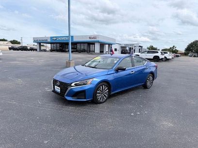 Used 2025 Nissan Altima 2.5 SV