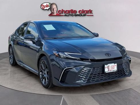 Used 2025 Toyota Camry XSE FWD image 7