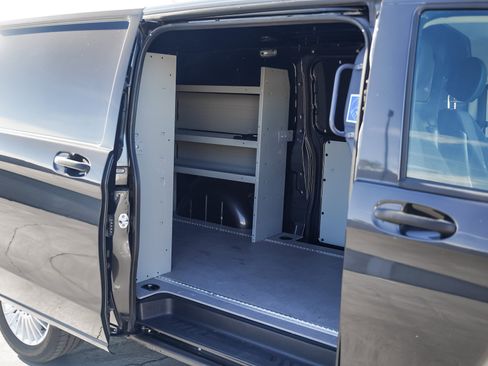 Used 2022 Mercedes-Benz Metris image 10