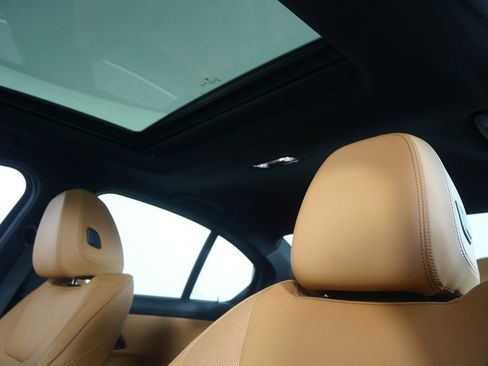 Certified 2025 BMW 330i Sedan RWD image 11