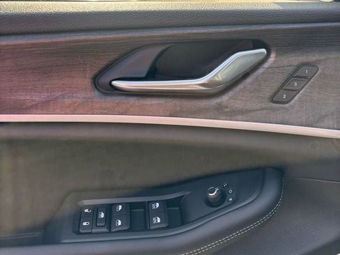 New 2026 Jeep Grand Cherokee Limited image 12