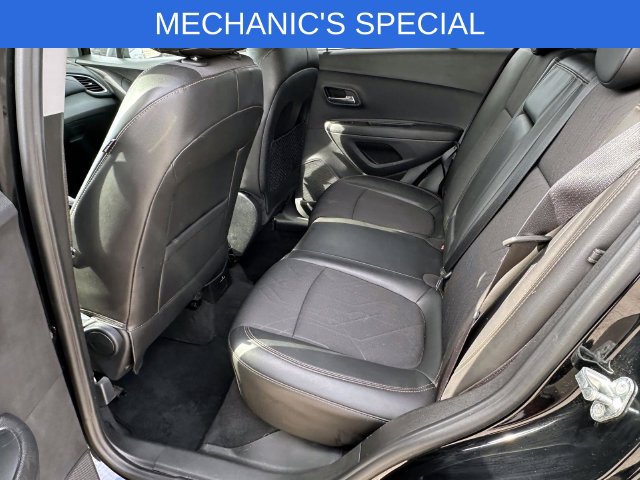 Used 2018 Chevrolet Trax LT w/ Redline Edition AWD/4WD image 9