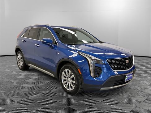 Used 2023 Cadillac XT4 Premium Luxury w/ Cold Weather Package image 7