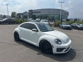 Used 2018 Volkswagen Beetle 2.0T SE image 1