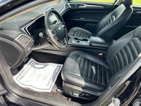 Used 2019 Ford Fusion SEL FWD image 11