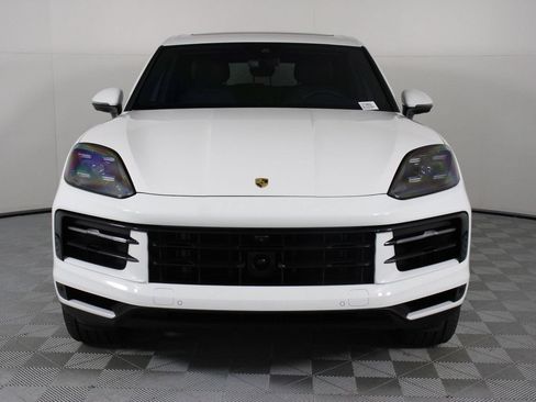 Certified 2024 Porsche Cayenne AWD/4WD image 10