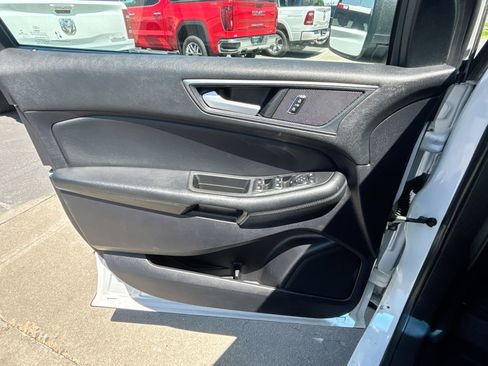 Used 2020 Ford Edge SE image 44