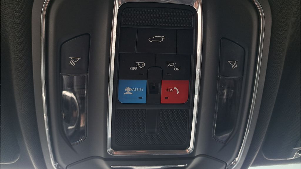Used 2023 Jeep Grand Cherokee Altitude AWD/4WD image 25