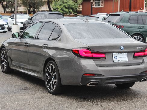 Used 2022 BMW 530e w/ Premium Package image 4