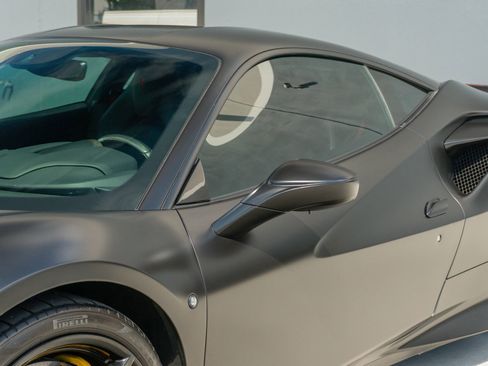 Used 2021 Ferrari F8 Tributo image 29